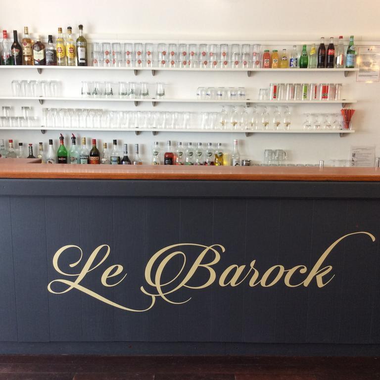 Отель Le Barock Сен-Мандрие-сюр-Мер Экстерьер фото